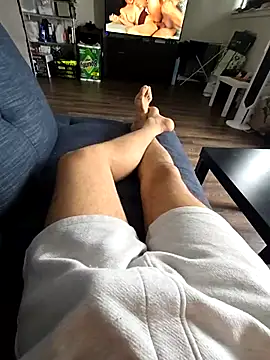 vikki432 online show from 02-25-26, 05:00