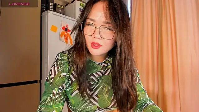 Snapshot of azure_moon2 chatting on 06-19-26, 09:35 azure moon2 online show from 06-19-26, 09:35