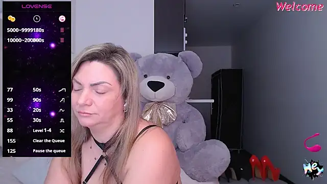 Snapshot of KristiOwen chatting on 03-19-25, 05:30 KristiOwen online show from 03-19-25, 05:30