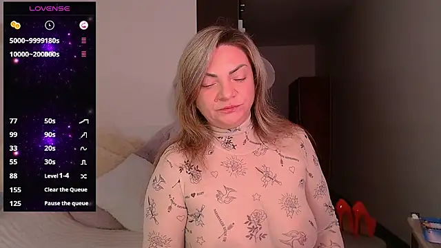 Snapshot of KristiOwen chatting on 11-10-25, 04:22 KristiOwen online show from 11-10-25, 04:22