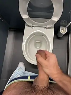 Snapshot of mrcumshotboy chatting on 02-16-25, 03:16 mrcumshotboy online show from 02-16-25, 03:16