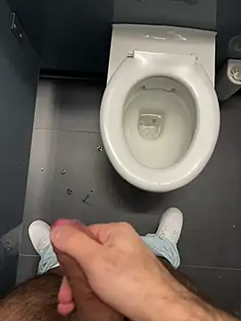 Snapshot of mrcumshotboy chatting on 02-22-25, 10:42 mrcumshotboy online show from 02-22-25, 10:42