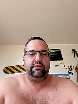 Snapshot of GerTom84 chatting on 06-04-26, 01:39 GerTom84 online show from 06-04-26, 01:39