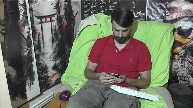 Snapshot of 00george chatting on 06-19-26, 01:37 00george online show from 06-19-26, 01:37
