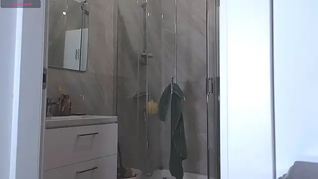 Sellena love online show from 10-28-25, 01:31