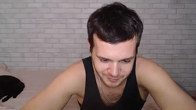 Snapshot of Alexxx_horny chatting on 10-21-25, 07:25 Alexxx horny online show from 10-21-25, 07:25