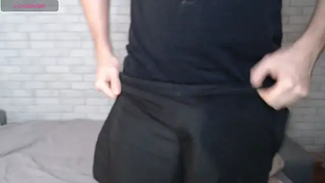 Snapshot of Alexxx_horny chatting on 11-28-25, 05:04 Alexxx horny online show from 11-28-25, 05:04