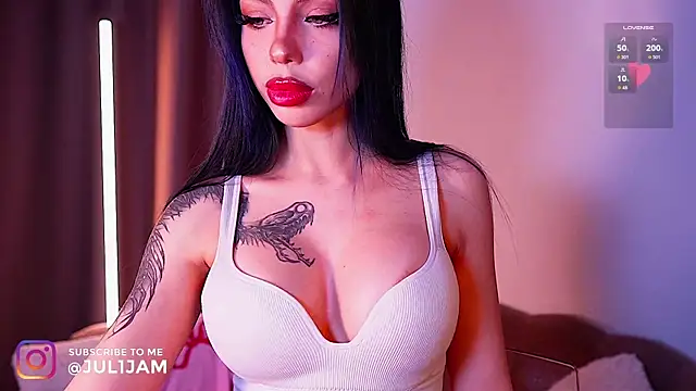 Snapshot of juli_jam chatting on 03-25-26, 07:31 juli jam online show from 03-25-26, 07:31