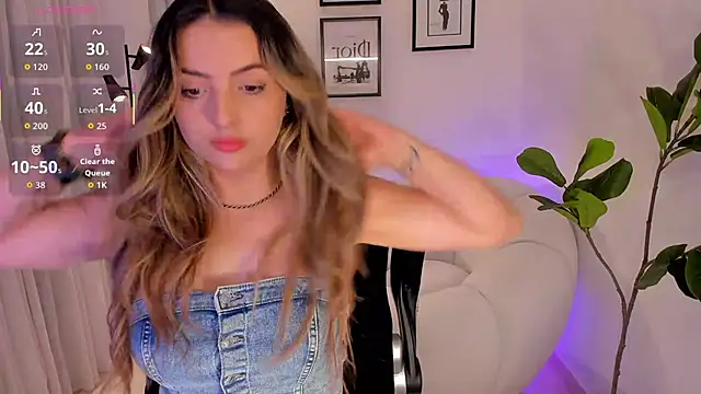 Snapshot of AmyWood chatting on 11-27-25, 02:19 AmyWood online show from 11-27-25, 02:19