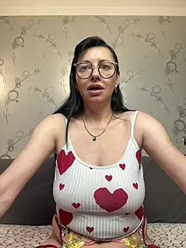 Snapshot of Amberhotqueen chatting on 05-31-26, 10:11 Amberhotqueen online show from 05-31-26, 10:11
