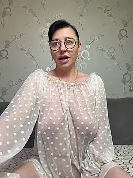 Snapshot of Amberhotqueen chatting on 06-05-26, 11:05 Amberhotqueen online show from 06-05-26, 11:05