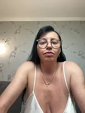 Snapshot of Amberhotqueen chatting on 07-23-26, 12:47 Amberhotqueen online show from 07-23-26, 12:47