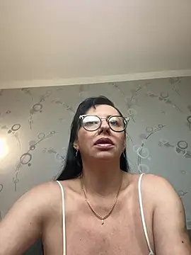 Snapshot of Amberhotqueen chatting on 07-24-26, 08:01 Amberhotqueen online show from 07-24-26, 08:01
