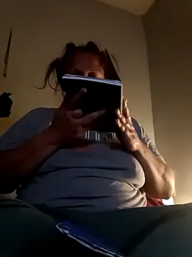 Snapshot of THEBEDroomdoOR chatting on 12-07-24, 04:47 THEBEDroomdoOR online show from 12-07-24, 04:47