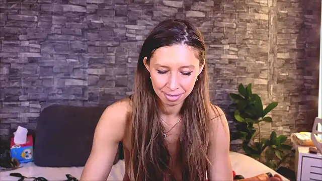 Snapshot of JennyPisik chatting on 10-04-25, 11:08 JennyPisik online show from 10-04-25, 11:08