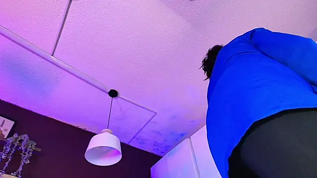 Snapshot of Inndrahot chatting on 10-11-25, 04:01 Inndrahot online show from 10-11-25, 04:01