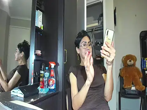 Snapshot of Angelchezcka chatting on 04-13-26, 11:05 Angelchezcka online show from 04-13-26, 11:05