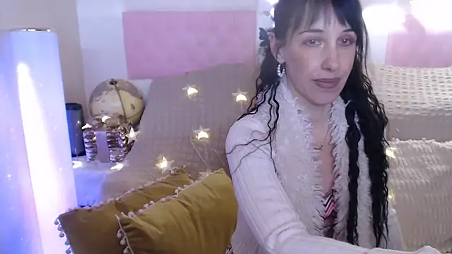 Snapshot of -carla- chatting on 12-26-24, 08:28 -carla- online show from 12-26-24, 08:28