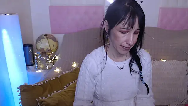 Snapshot of -carla- chatting on 12-31-24, 08:15 -carla- online show from 12-31-24, 08:15