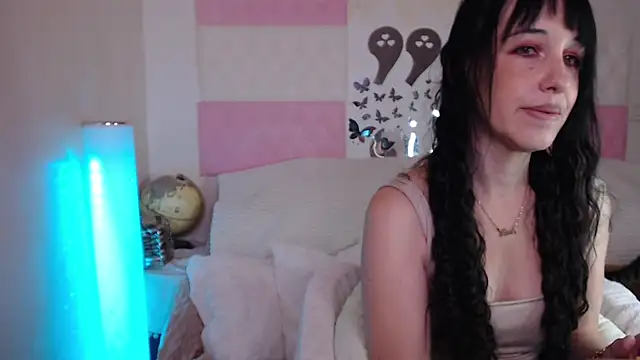 Snapshot of -carla- chatting on 11-27-25, 06:15 -carla- online show from 11-27-25, 06:15