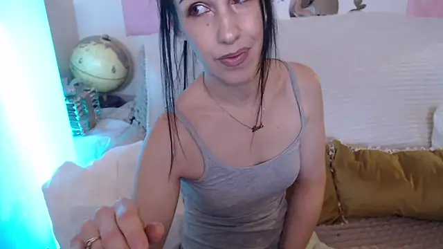 Snapshot of -carla- chatting on 02-22-26, 07:40 -carla- online show from 02-22-26, 07:40