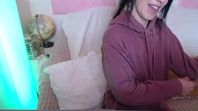 Snapshot of -carla- chatting on 04-13-26, 03:50 -carla- online show from 04-13-26, 03:50