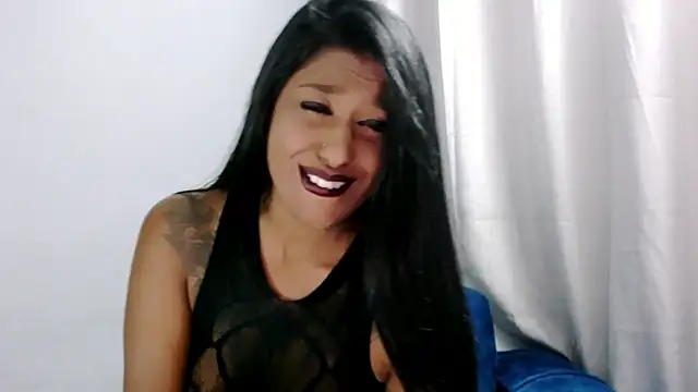 Snapshot of Lisaabrown_ chatting on 07-06-26, 11:07 Lisaabrown online show from 07-06-26, 11:07