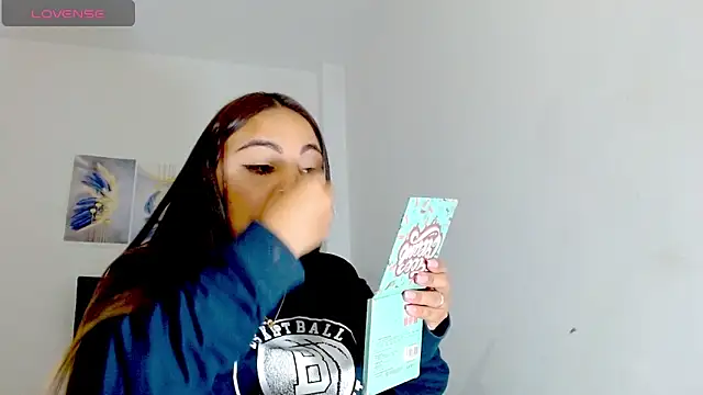 Kylie loveee online show from 10-29-25, 12:29