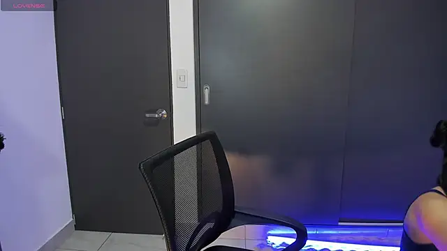 MeganWhite3 online show from 12-04-25, 05:17