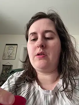 Snapshot of Luce127 chatting on 02-19-26, 05:09 Luce127 online show from 02-19-26, 05:09