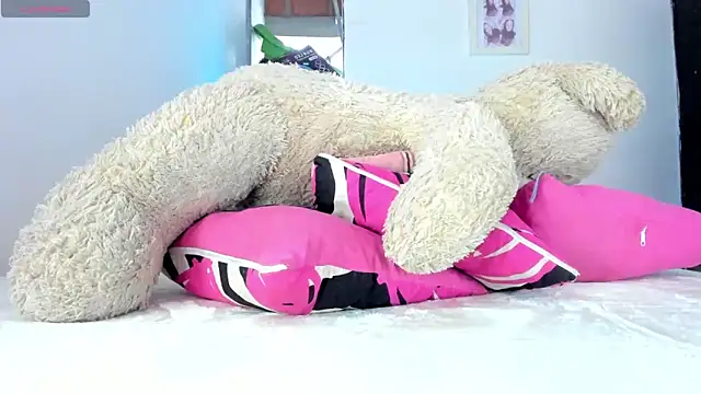 briitany hot online show from 11-12-25, 05:24