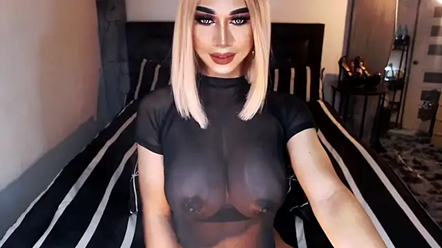 Snapshot of MassiveCockxMistress chatting on 10-04-25, 12:19 MassiveCockxMistress online show from 10-04-25, 12:19