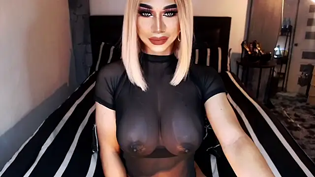 Snapshot of MassiveCockxMistress chatting on 11-02-25, 05:26 MassiveCockxMistress online show from 11-02-25, 05:26