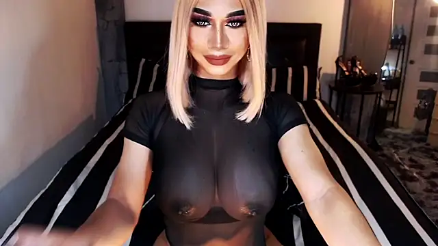 Snapshot of MassiveCockxMistress chatting on 11-20-25, 12:11 MassiveCockxMistress online show from 11-20-25, 12:11