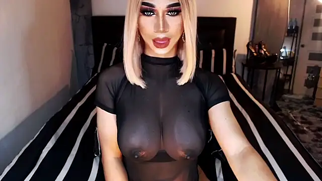 Snapshot of MassiveCockxMistress chatting on 11-30-25, 05:06 MassiveCockxMistress online show from 11-30-25, 05:06