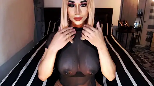 Snapshot of MassiveCockxMistress chatting on 05-30-26, 04:09 MassiveCockxMistress online show from 05-30-26, 04:09