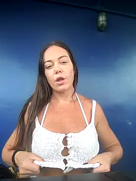 LilliThelo online show from 11-18-25, 03:34