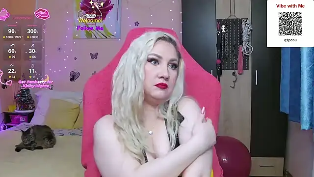 Snapshot of MissLexyGold chatting on 12-14-25, 02:55 MissLexyGold online show from 12-14-25, 02:55