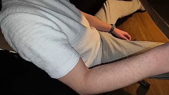 Snapshot of -luckybong- chatting on 03-04-25, 09:54 -luckybong- online show from 03-04-25, 09:54