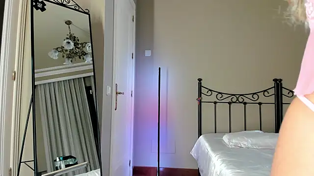 Snapshot of mazekyn chatting on 01-25-25, 05:08 mazekyn online show from 01-25-25, 05:08