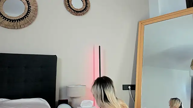 Snapshot of mazekyn chatting on 03-19-25, 11:25 mazekyn online show from 03-19-25, 11:25