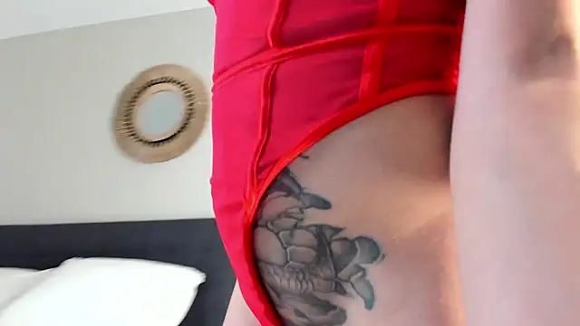 Snapshot of mazekyn chatting on 10-10-25, 10:53 mazekyn online show from 10-10-25, 10:53