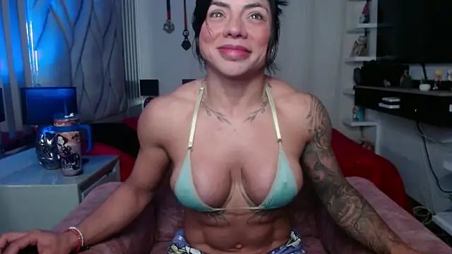 Snapshot of beautifulunna_ chatting on 06-26-26, 04:28 beautifulunna online show from 06-26-26, 04:28