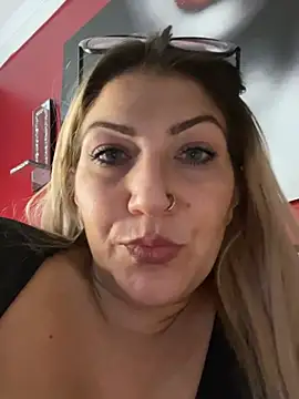 LittleMissEeve online show from 01-15-26, 01:10