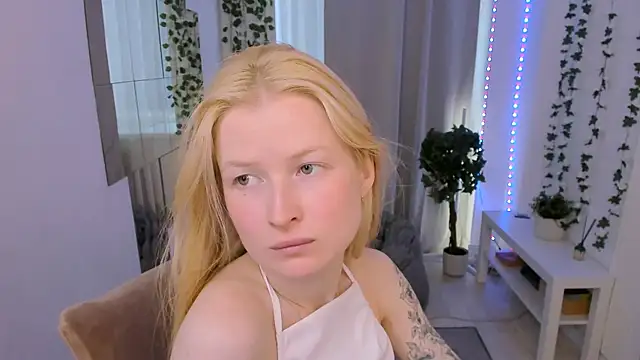 Laly Peach online show from 07-29-26, 09:29