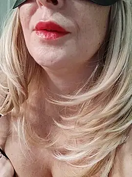 Vivian115 online show from 11-22-25, 03:44