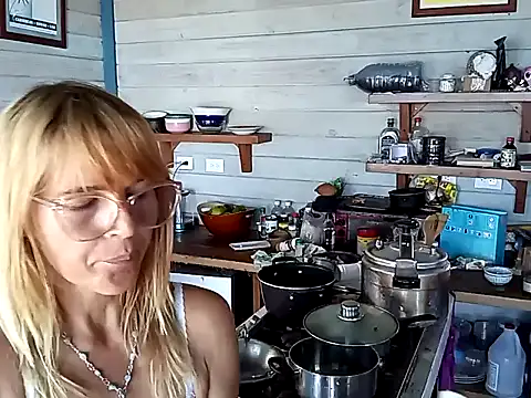 Luna-Natural online show from 01-15-25, 06:51