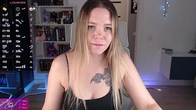 Emma Bryan online show from 03-10-26, 07:19