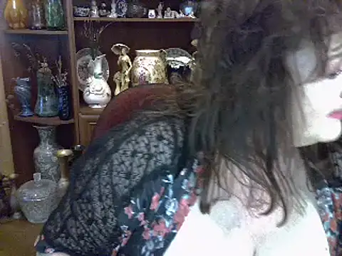 Snapshot of ElenaZed chatting on 06-18-26, 06:35 ElenaZed online show from 06-18-26, 06:35