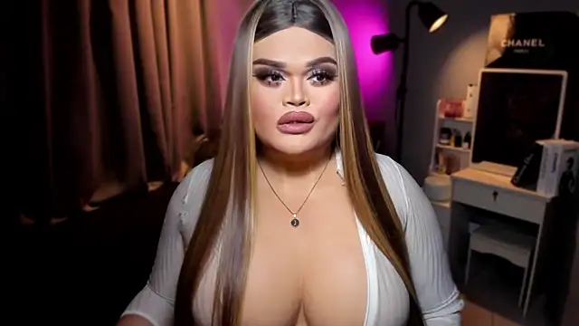 Snapshot of KarolinaThompson chatting on 12-01-24, 04:29 KarolinaThompson online show from 12-01-24, 04:29